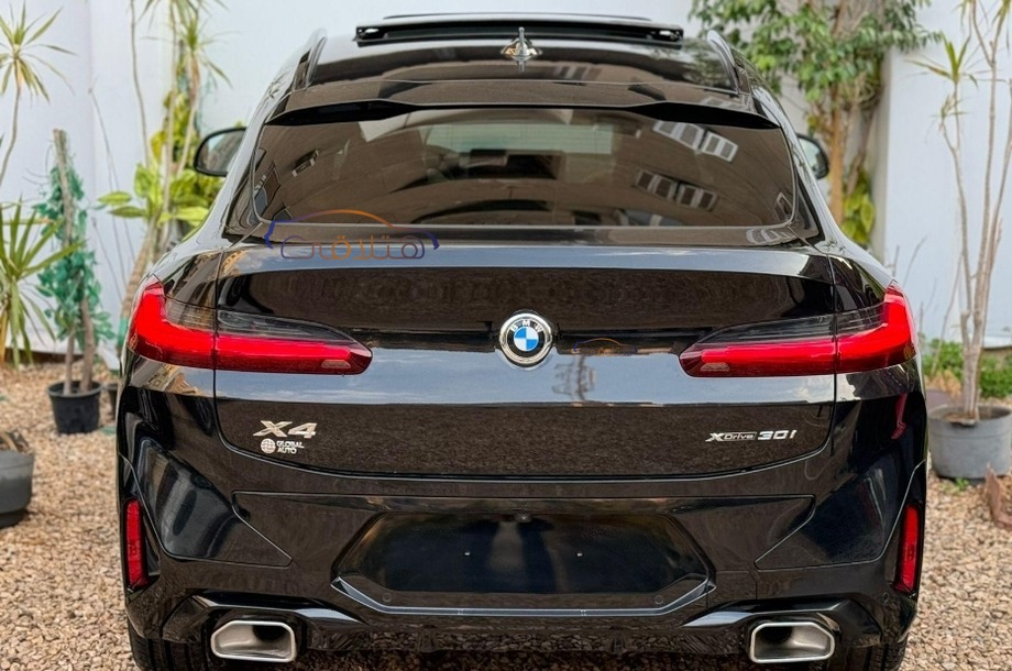 X4 BMW أسود