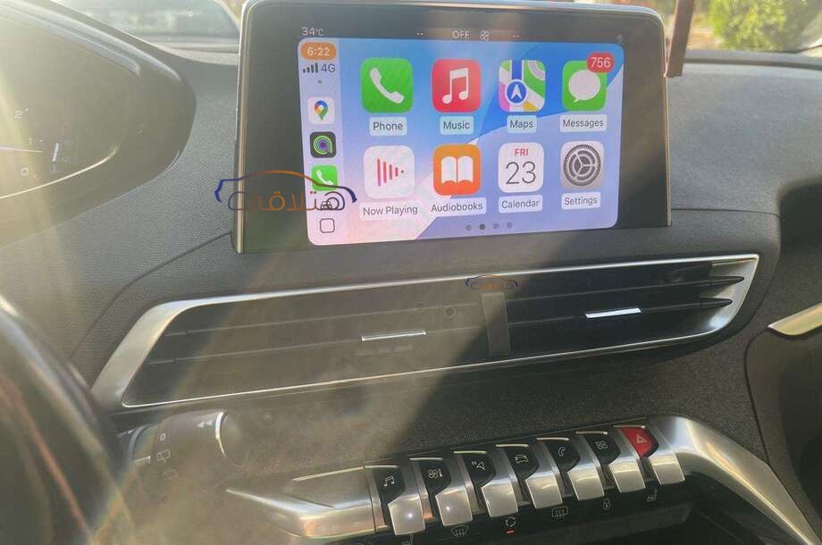 3008 Peugeot أسود