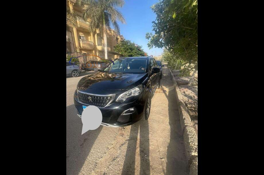 3008 Peugeot أسود