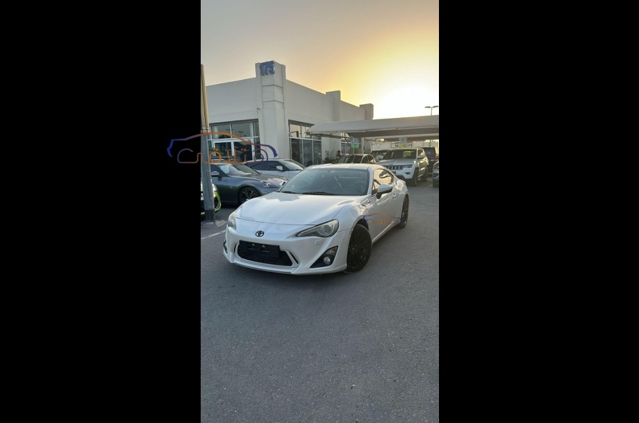 86 Toyota White