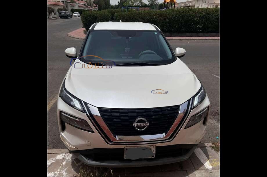 XTrail Nissan أبيض