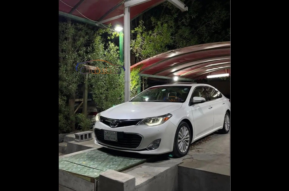 Avalon Toyota White