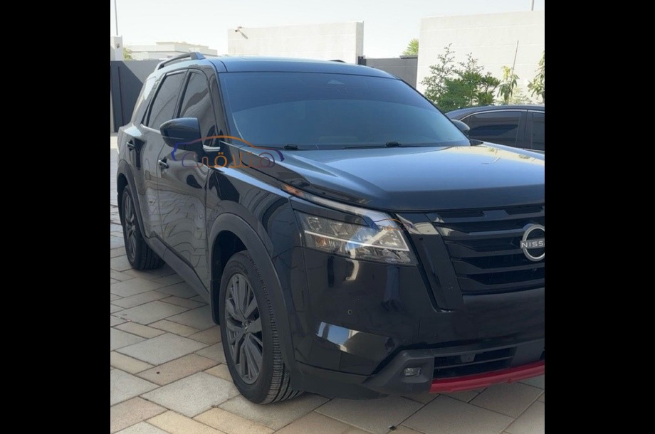 Pathfinder Nissan Black