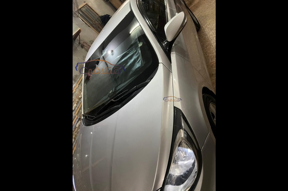 Accent RB Hyundai فضي