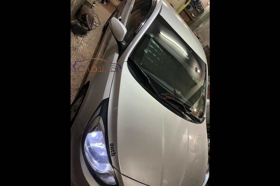 Accent RB Hyundai فضي