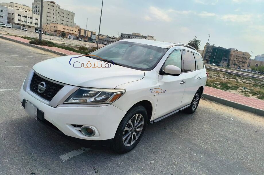 Pathfinder Nissan أبيض