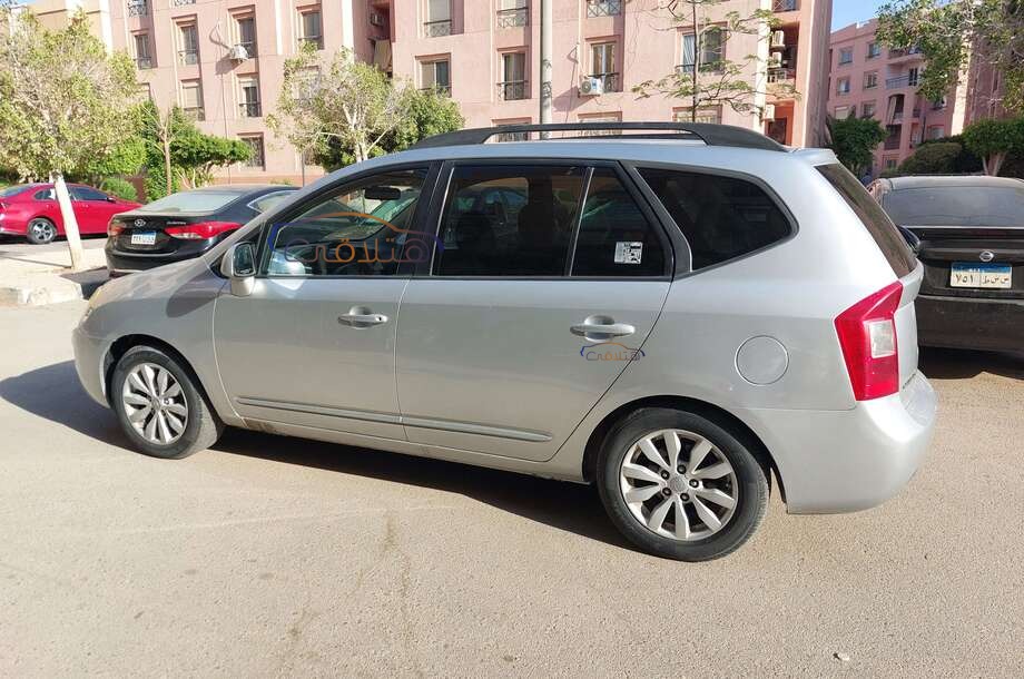 Carens Kia Silver