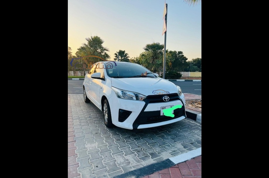 Yaris Toyota White