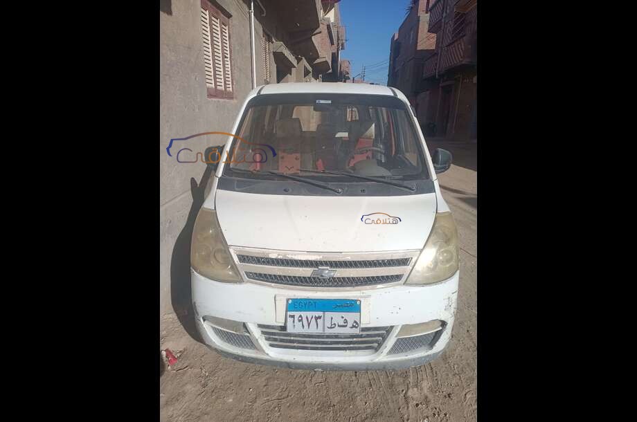 N200 Chevrolet White