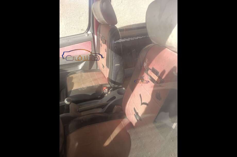 N200 Chevrolet White