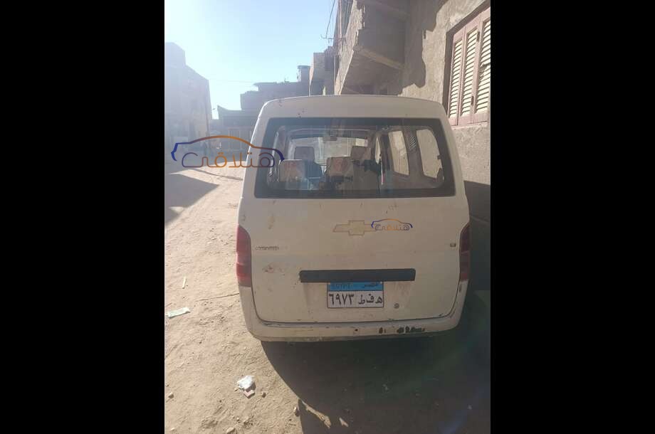 N200 Chevrolet White