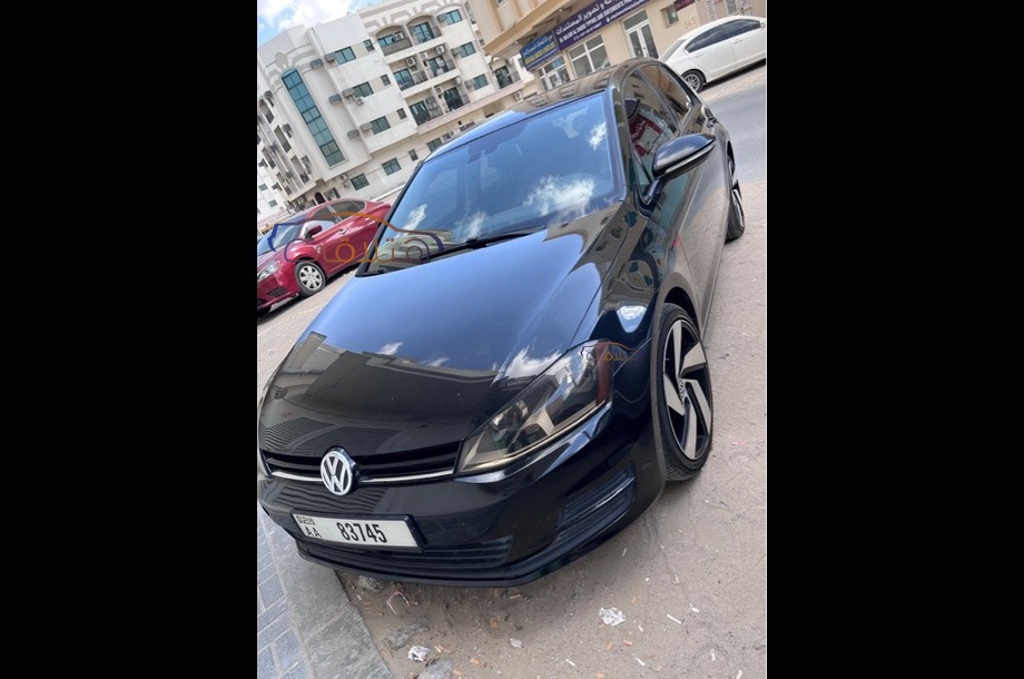 Golf Volkswagen أسود
