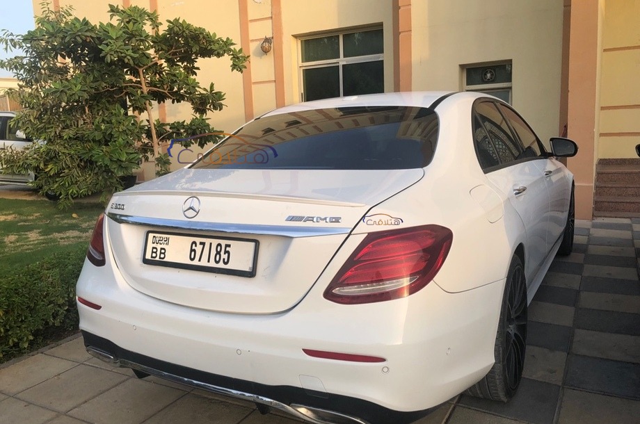 E 300 Mercedes أبيض