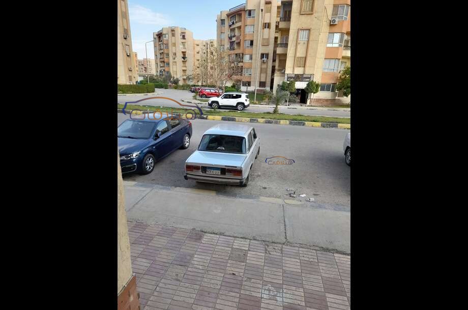 2107 Lada فضي