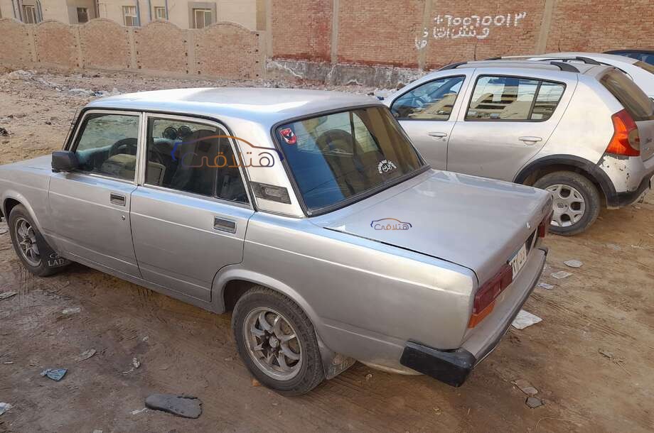 2107 Lada فضي