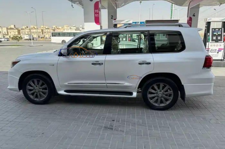 Lx Lexus أبيض