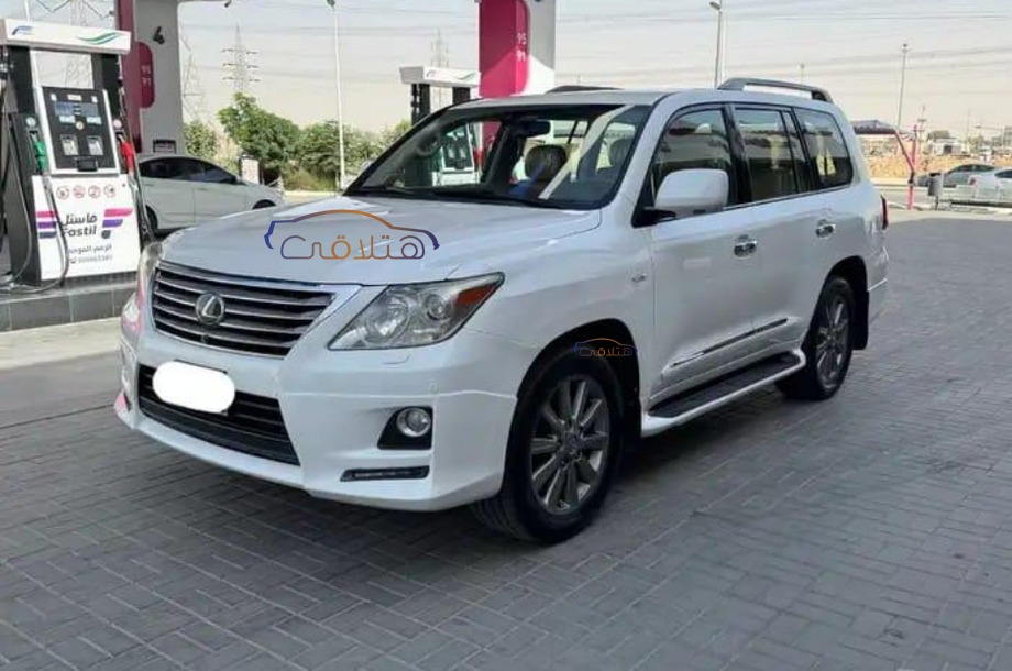 Lx Lexus أبيض