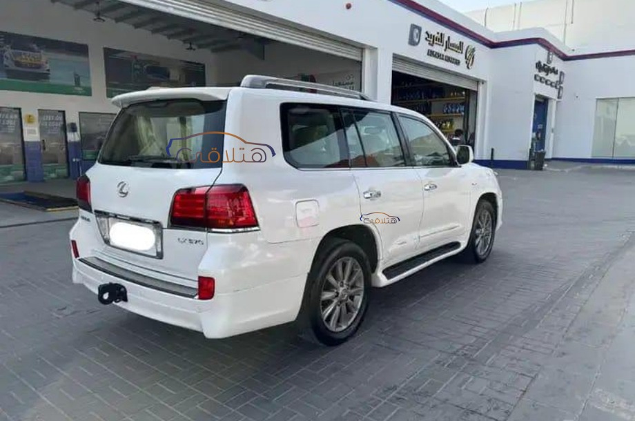 Lx Lexus أبيض