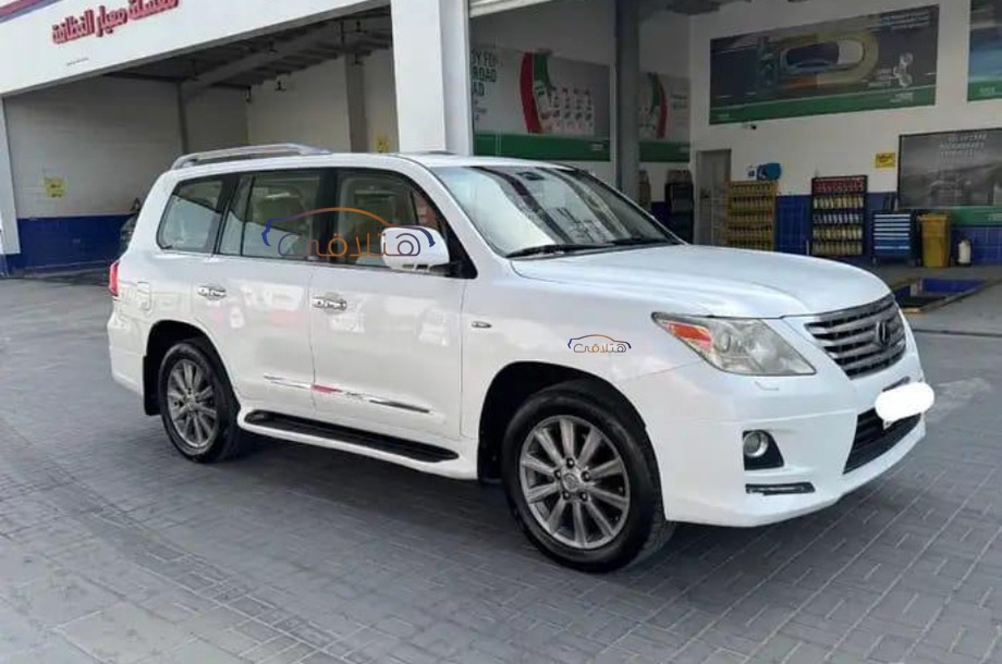 Lx Lexus أبيض