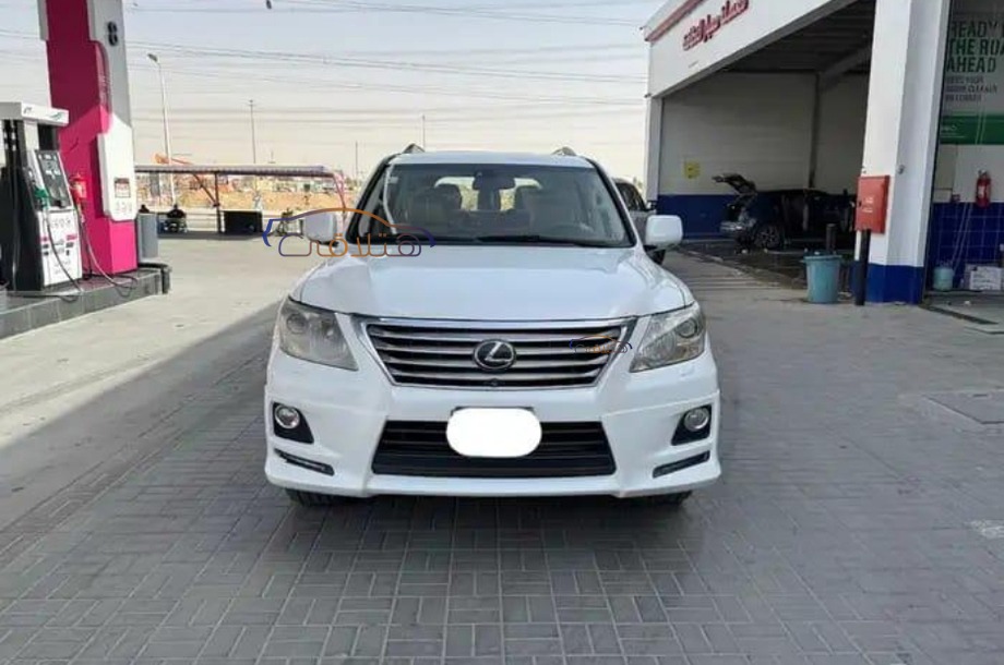 Lx Lexus أبيض