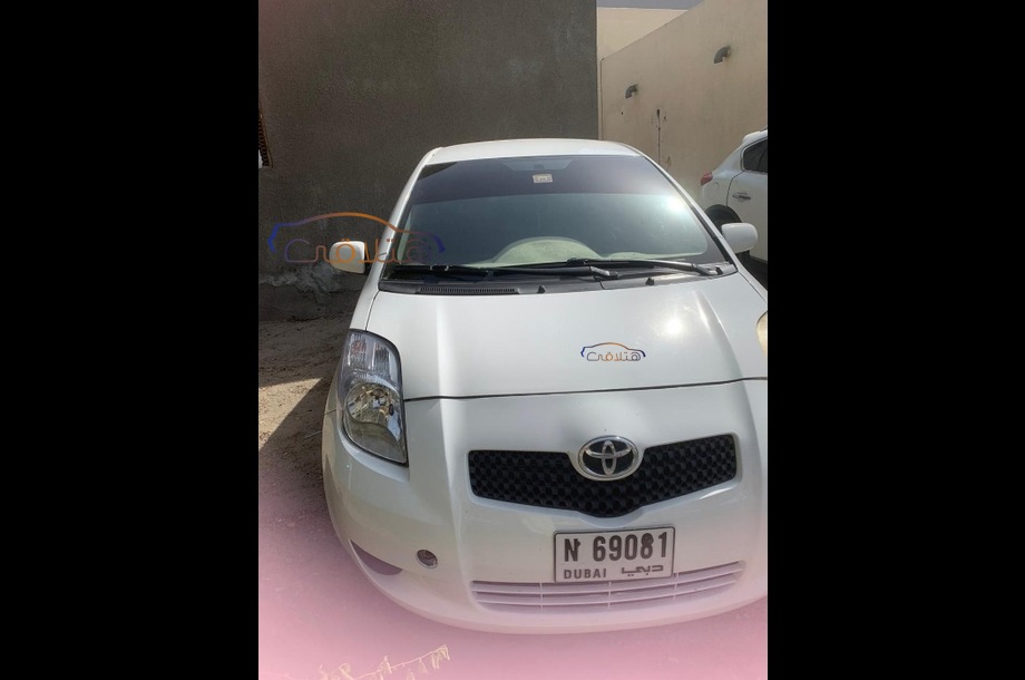 Yaris Toyota أبيض