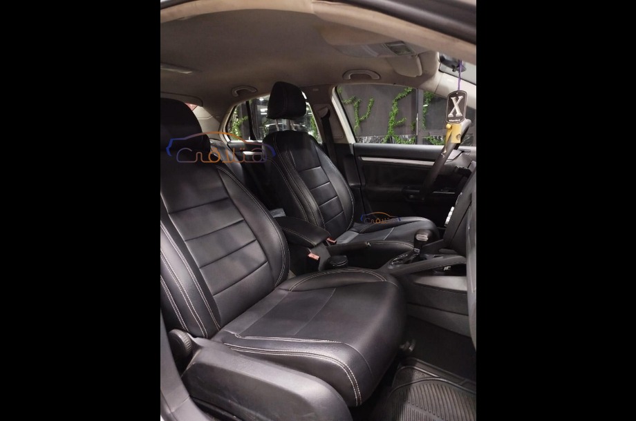 Jetta Volkswagen فضي