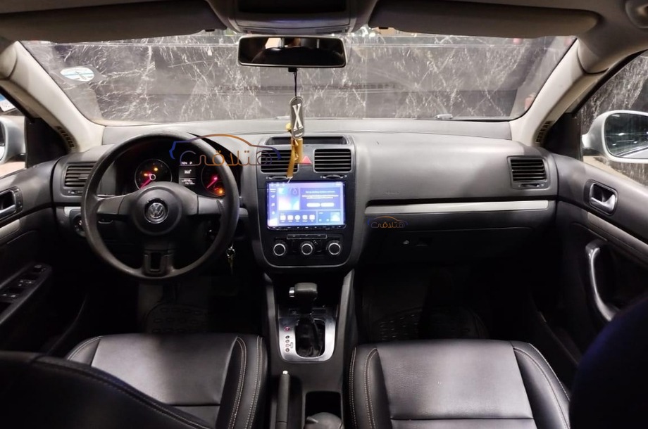 Jetta Volkswagen فضي