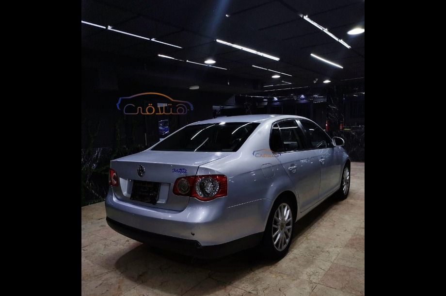 Jetta Volkswagen فضي