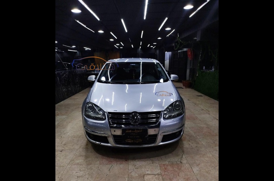 Jetta Volkswagen فضي