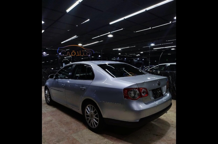 Jetta Volkswagen فضي