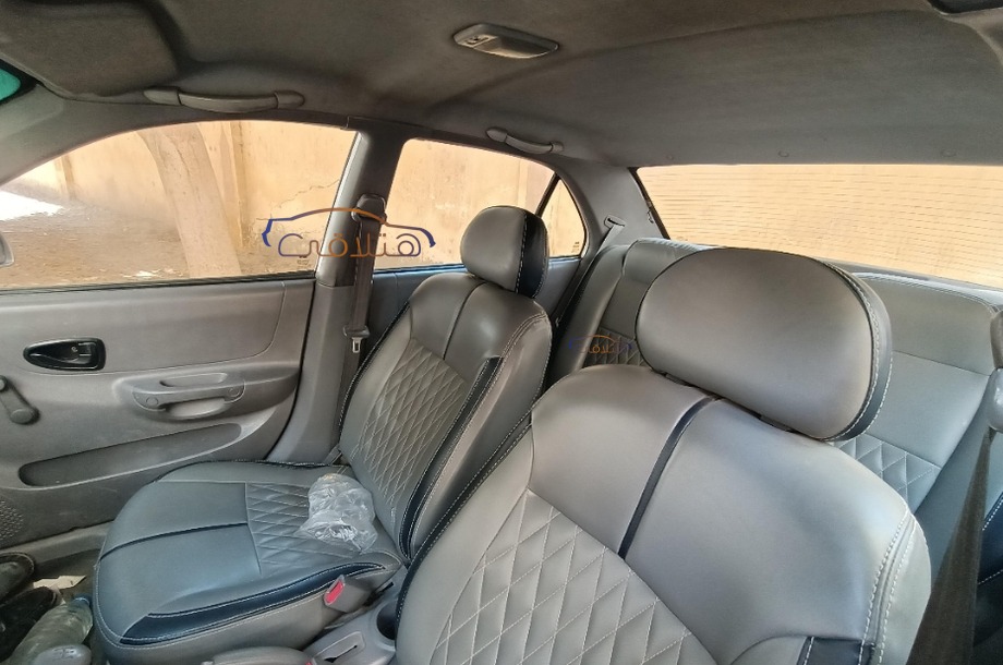 Verna Hyundai فضي