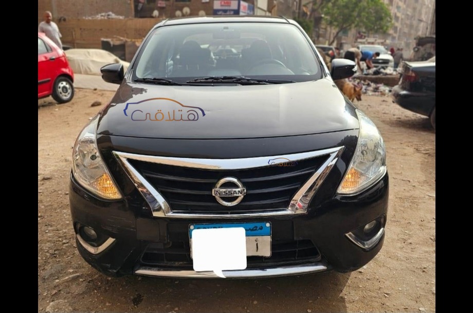 Sunny Nissan أسود