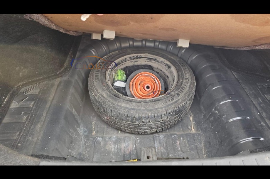 Sunny Nissan أسود