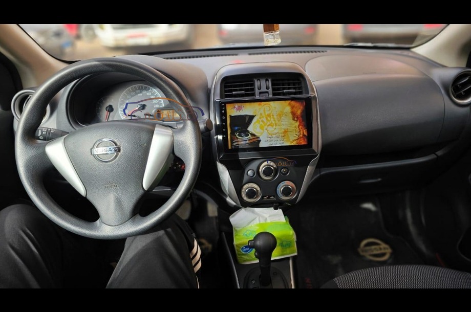 Sunny Nissan أسود