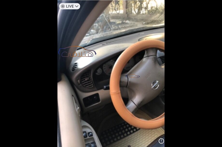 Sunny Nissan Dark red