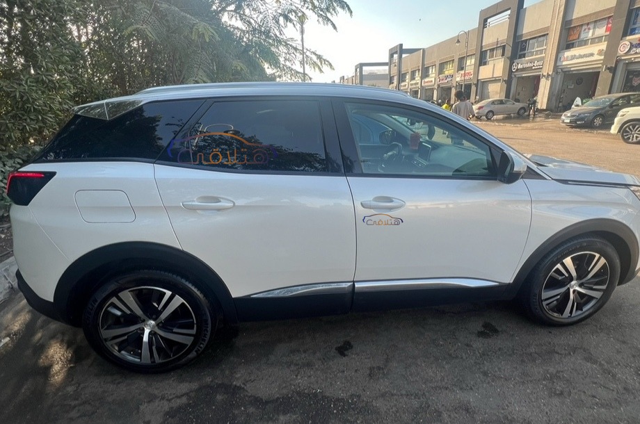 3008 Peugeot أبيض