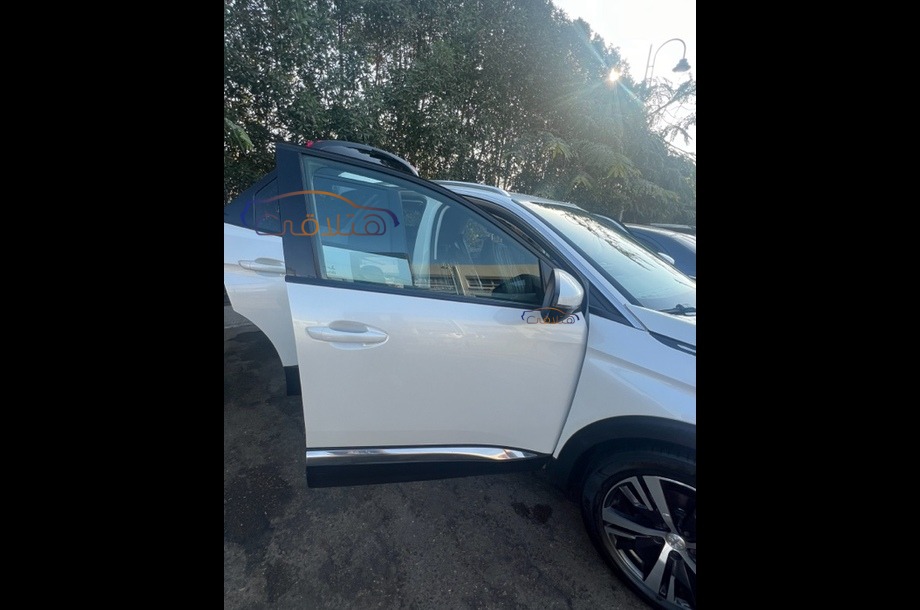 3008 Peugeot أبيض
