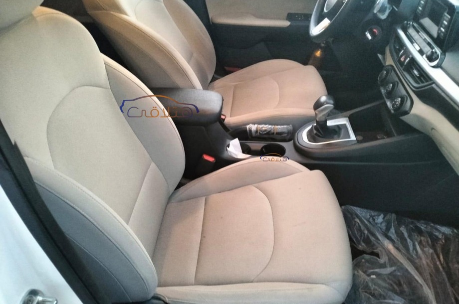 Grand Cerato Kia أبيض
