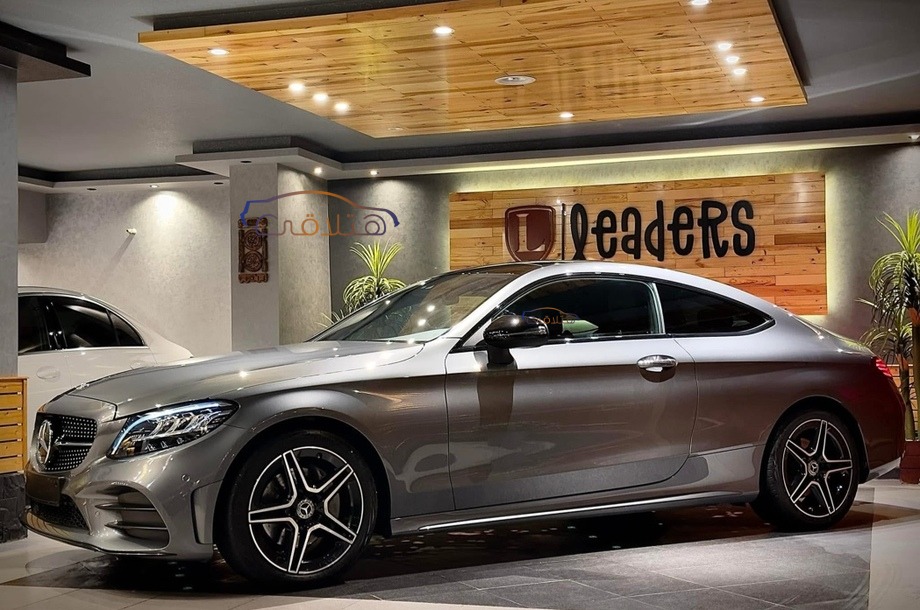 C 200 AMG Mercedes رمادي