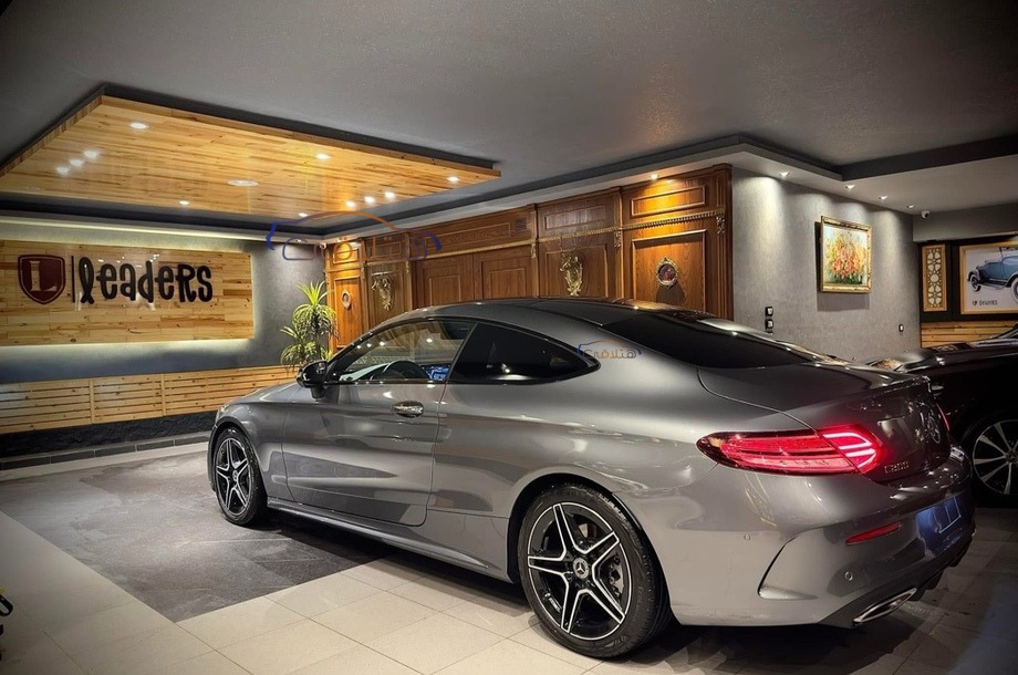 C 200 AMG Mercedes رمادي