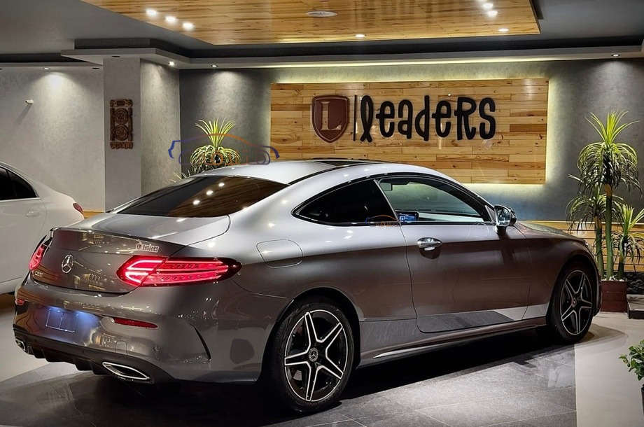 C 200 AMG Mercedes رمادي