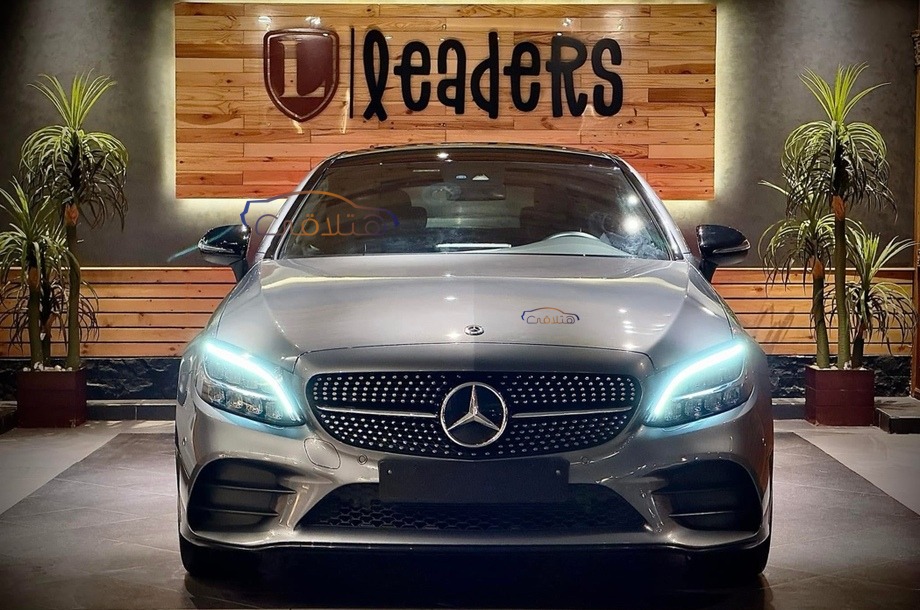 C 200 AMG Mercedes رمادي