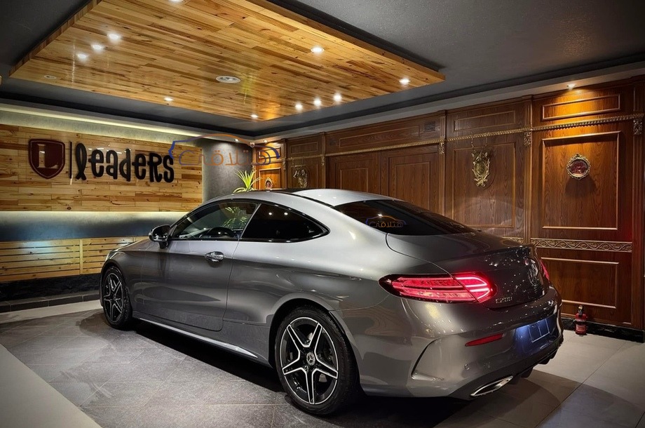 C 200 AMG Mercedes رمادي