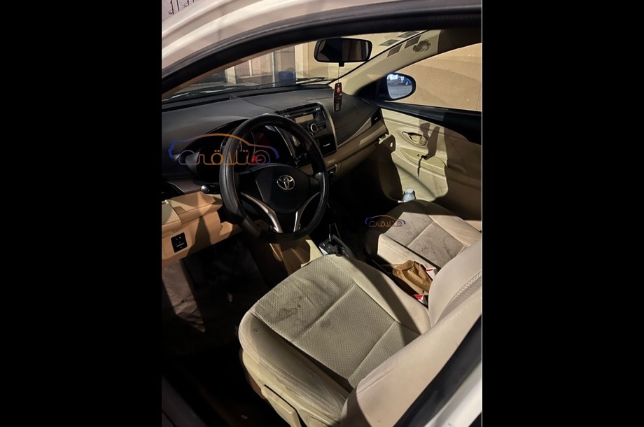 Yaris Toyota White