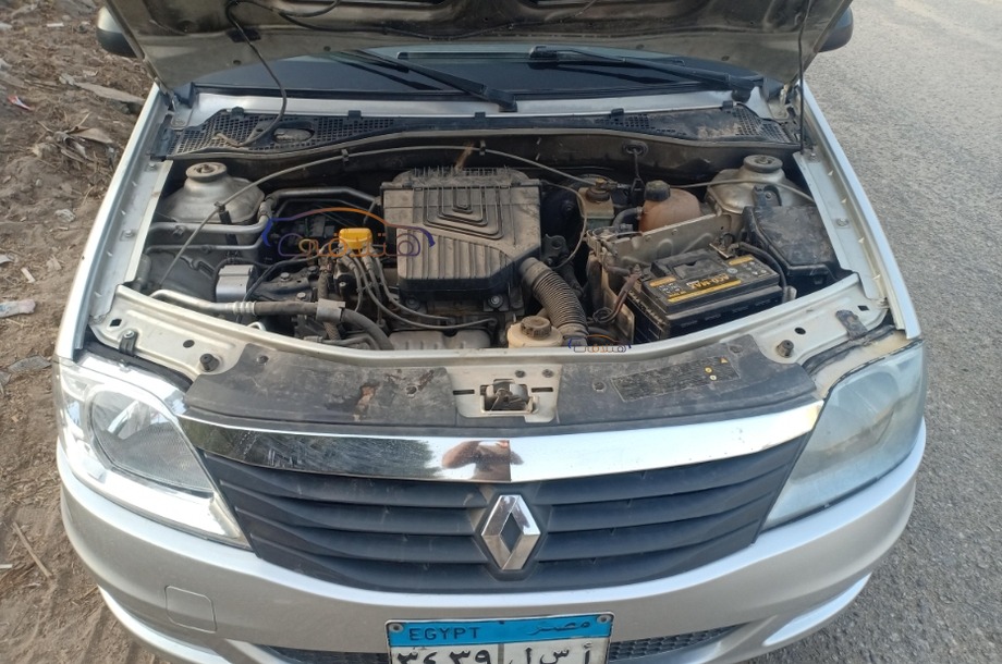 Logan Renault فضي