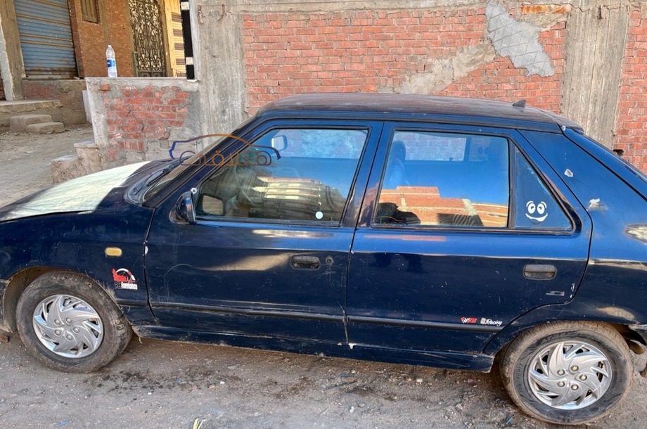 Felicia Skoda الأزرق الداكن