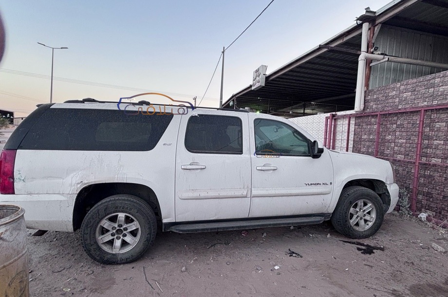 Yukon Gmc White