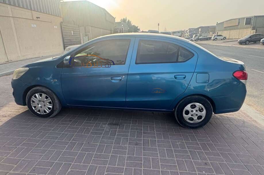 Attrage Mitsubishi Blue