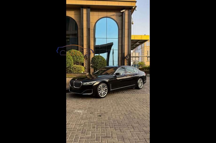 7 Series BMW أسود