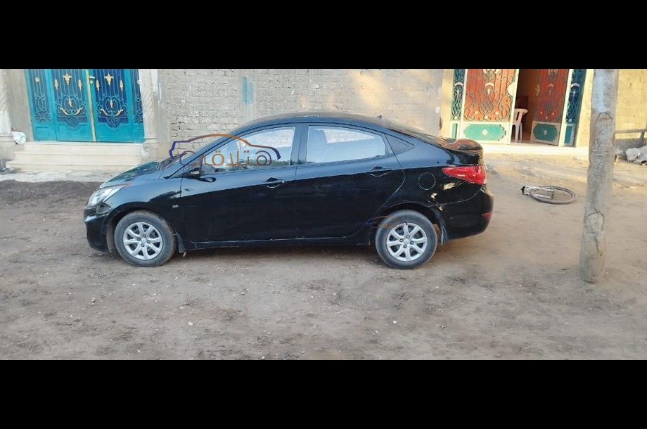 Accent RB Hyundai أسود